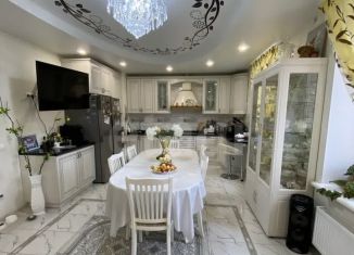 Продам трехкомнатную квартиру, 115.6 м2, Тюмень, улица Николая Семёнова, 19, ЖК Орион