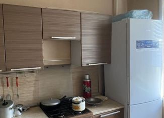 Сдам в аренду 2-ком. квартиру, 52 м2, Тамбов, Астраханская улица, 175/23