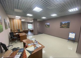 Сдается торговая площадь, 67 м2, Тюмень, улица Осипенко, 79