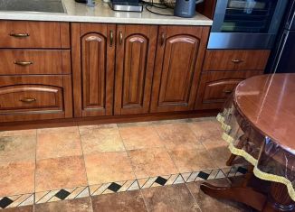 Продается двухкомнатная квартира, 67 м2, Тюмень, улица Шишкова, 20