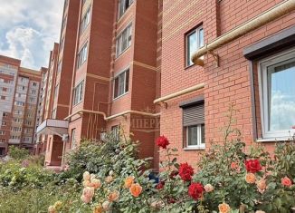 Продам 1-ком. квартиру, 42 м2, Йошкар-Ола, улица Петрова, 28, микрорайон Мирный