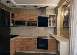 Продам 2-ком. квартиру, 74 м2, Омская область, 27-я Северная улица, 44/2