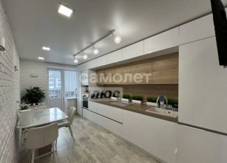 Двухкомнатная квартира на продажу, 65.4 м2, Пенза, улица 65-летия Победы, 3