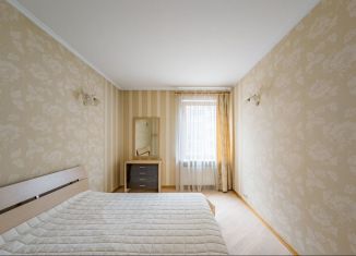 Сдам в аренду 2-комнатную квартиру, 78 м2, Санкт-Петербург, Новочеркасский проспект, 33