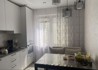 Продаю 2-комнатную квартиру, 62.4 м2, Саратов, улица имени С.П. Лисина, 16А