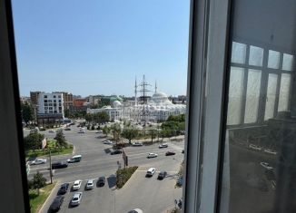 Продажа двухкомнатной квартиры, 80 м2, Дагестан, проспект Имама Шамиля, 50А