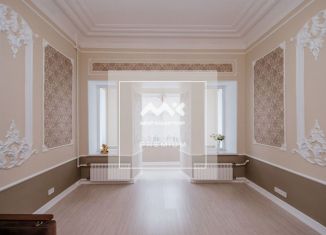 Сдается четырехкомнатная квартира, 150 м2, Санкт-Петербург, улица Рубинштейна, 6