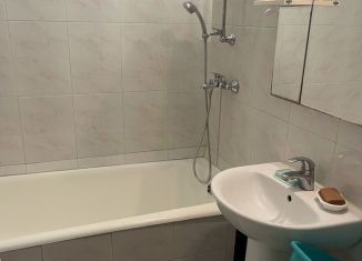 Трехкомнатная квартира в аренду, 80 м2, Зеленоград