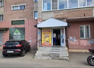Продаю торговую площадь, 17.5 м2, Киров, Московская улица, 156