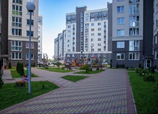 Продаю 2-ком. квартиру, 63 м2, Калининград, Суздальская улица, 15