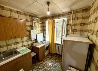 Продаю 1-комнатную квартиру, 32 м2, Таганрог, улица Дзержинского, 160А