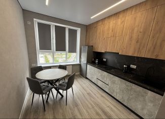 Однокомнатная квартира в аренду, 32 м2, Майкоп, улица К.А. Васильева, 1к3