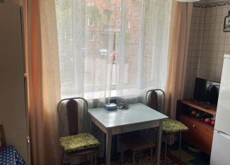 Сдам в аренду 1-ком. квартиру, 36 м2, Кронштадт, улица Зосимова, 2