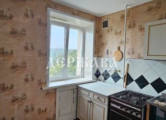 Продаю 2-ком. квартиру, 45 м2, Старый Оскол, микрорайон Интернациональный, 34