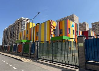 Продажа 2-комнатной квартиры, 49.8 м2, Краснодар, улица Петра Метальникова, 36, ЖК Лучший