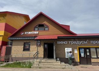 Сдаю в аренду торговую площадь, 110 м2, Валдай, улица Ломоносова, 70