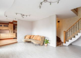 Продам 2-ком. квартиру, 88.2 м2, Калининград, улица Добролюбова, 25