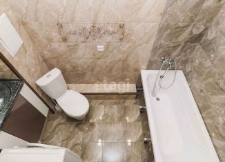 Продам 2-ком. квартиру, 50 м2, Тюмень, улица Парада Победы, 13, ЖК Финский залив