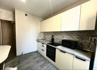 Сдам в аренду однокомнатную квартиру, 40 м2, Краснодар, проспект имени писателя Знаменского, 9к3, микрорайон Почтовый