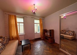 Сдается комната, 17 м2, Санкт-Петербург, 16-я линия Васильевского острова, 45, метро Горный институт