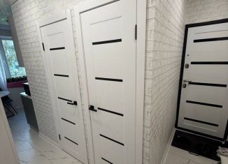 Продается двухкомнатная квартира, 44 м2, Старый Оскол, микрорайон Жукова, 4