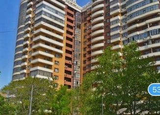 Продаю 2-ком. квартиру, 94 м2, Дагестан, улица Сулеймана Стальского, 9