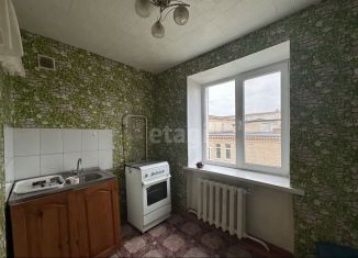 Продаю 2-комнатную квартиру, 48 м2, село Кундравы, улица Труда, 95