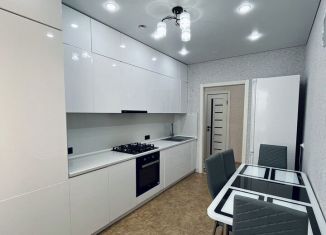 Продается 2-ком. квартира, 60 м2, Арск, улица Баки Урманче, 10