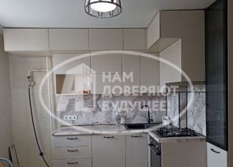 Продам 4-ком. квартиру, 99.3 м2, Чайковский, улица Декабристов, 28