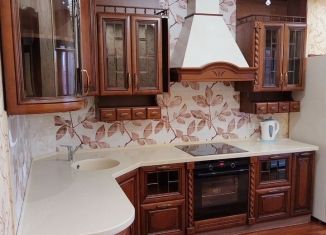 Сдача в аренду трехкомнатной квартиры, 82 м2, Тюмень, улица Чернышевского, 2Бк7