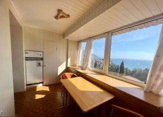 Продаю 1-ком. квартиру, 42 м2, посёлок городского типа Гурзуф, Санаторная улица, 41