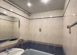 Продаю 3-ком. квартиру, 70 м2, Симферополь, улица Гавена, 9