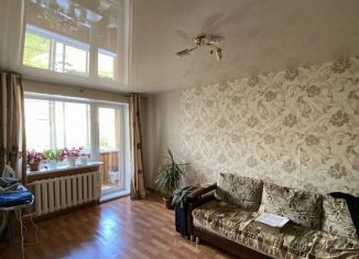 Двухкомнатная квартира на продажу, 44 м2, Кыштым, улица В.А. Дёмина, 8