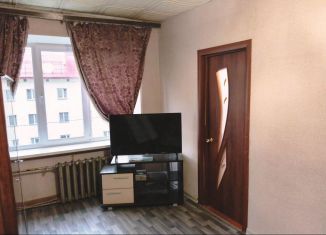 Продается 2-комнатная квартира, 42 м2, Мурманск, улица Коминтерна, 15