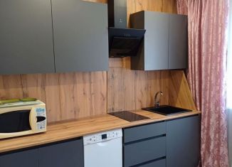 Сдается в аренду 1-ком. квартира, 35 м2, Сочи, Апшеронская улица, 10Д