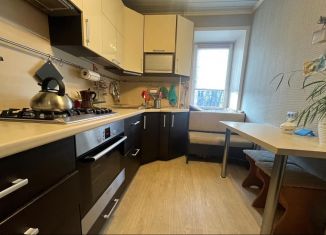 Двухкомнатная квартира на продажу, 48 м2, Великие Луки, улица Карла Либкнехта, 9/14