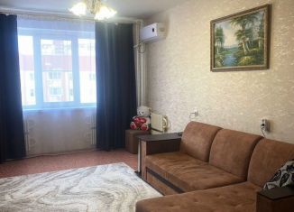 Продаю 2-ком. квартиру, 50.2 м2, Воронеж, улица Артамонова, 34/1, ЖК Лазурный