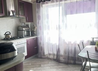 Продаю 3-ком. квартиру, 86 м2, Псков, улица Труда, 50