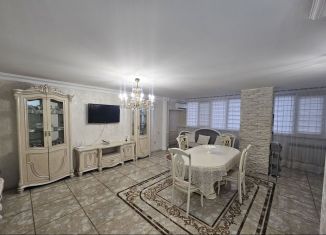 Сдается в аренду двухкомнатная квартира, 95 м2, Грозный, проспект Ахмат-Хаджи Абдулхамидовича Кадырова, 55