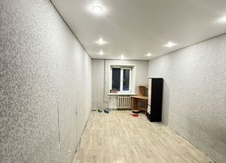 3-ком. квартира на продажу, 60.2 м2, городской посёлок Берёзовка, Заводская улица, 59