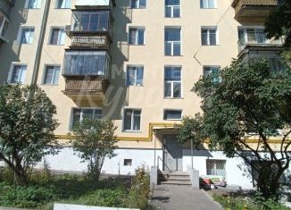 Продается двухкомнатная квартира, 41.9 м2, Магнитогорск, проспект Ленина, 3