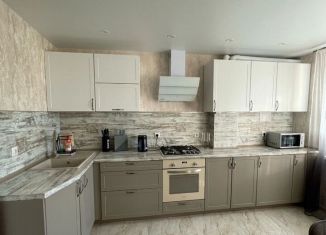 Сдача в аренду 2-комнатной квартиры, 68 м2, Бор, улица Луначарского, 212