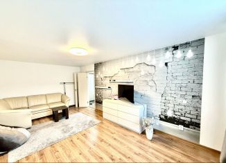 Сдается в аренду однокомнатная квартира, 40 м2, Мурманск, Кольский проспект, 42