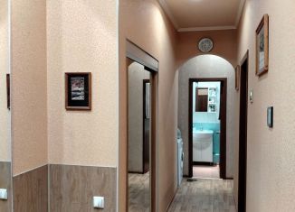 Продам 2-ком. квартиру, 56.3 м2, Мурманск, улица Ушакова, 12