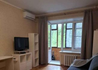 Сдается в аренду однокомнатная квартира, 38 м2, Москва, улица Бориса Галушкина, 18