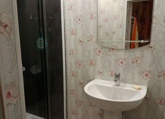 Сдам в аренду 2-ком. квартиру, 55 м2, Саратов, Большая Казачья улица, 31