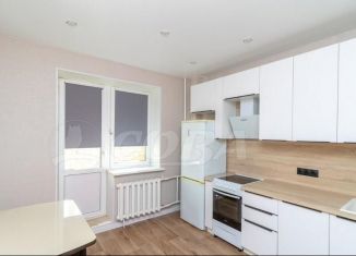 Продам 1-ком. квартиру, 38.6 м2, Тюмень, улица Муравленко, 3к1, ЖК Современник