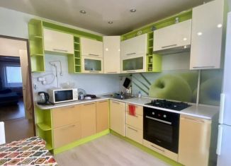 Сдается 2-ком. квартира, 50 м2, Сыктывкар, Емвальская улица, 17, Эжвинский район