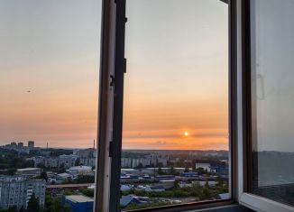 Трехкомнатная квартира на продажу, 78.4 м2, Киров, улица Горбуновой, 31