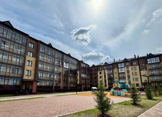 Продается 2-ком. квартира, 66 м2, Абакан, улица Авиаторов, 1Е